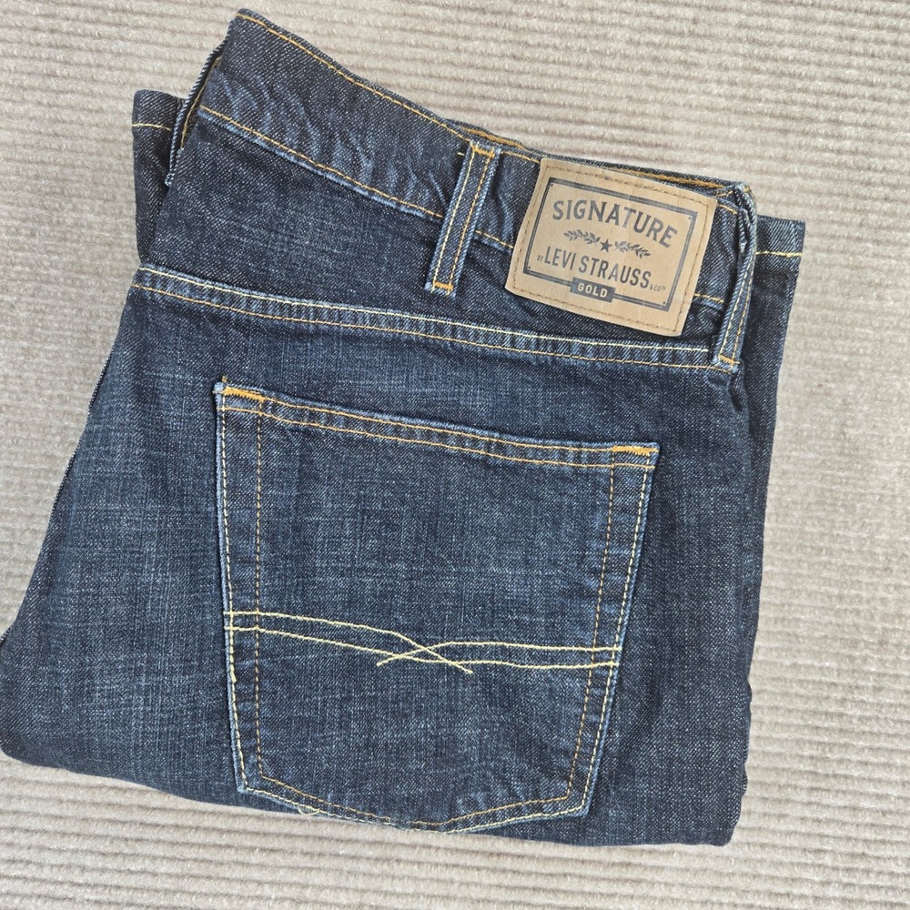 Signature Levi Strauss Mens 38 Dark Wash Athletic Fit Denim Shorts 34098-0036